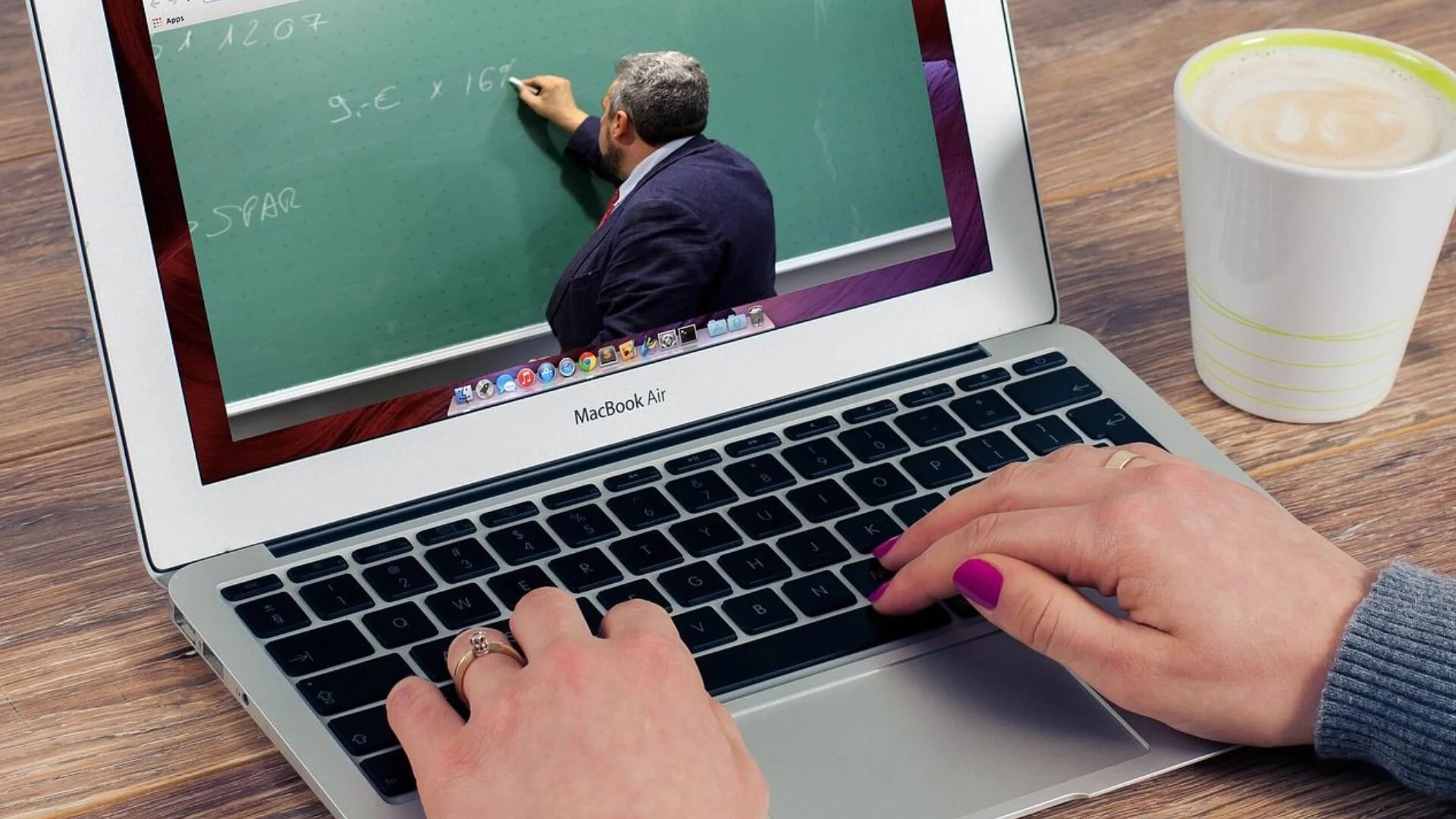 Sell More with GoToWebinar by Umecourse