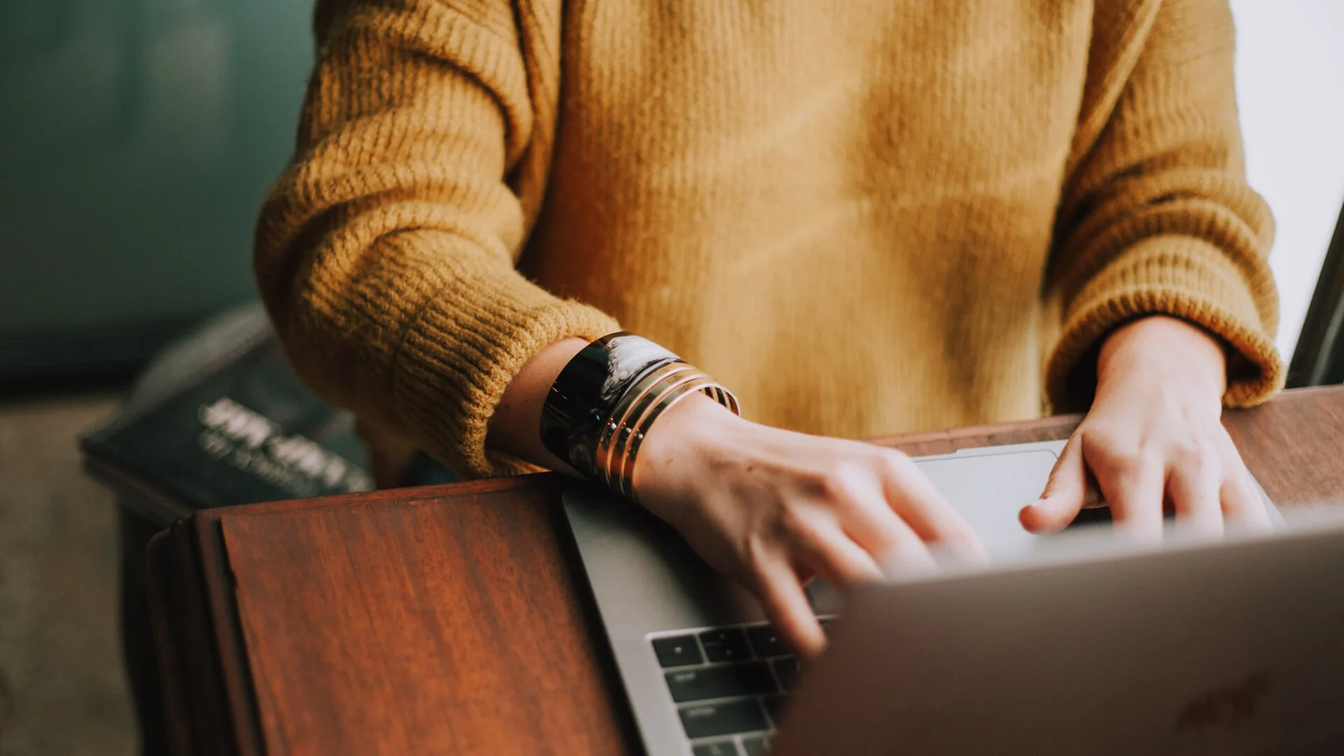 The LinkedIn Marketing Playbook by Umecourse